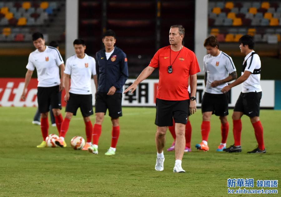 （体育）（1）足球——亚洲杯：中国队备战首场比赛