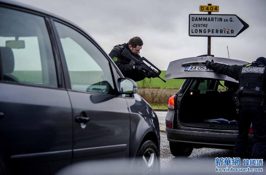 （国际）（3）法国《沙尔利周刊》袭击案两名在逃嫌疑人被击毙