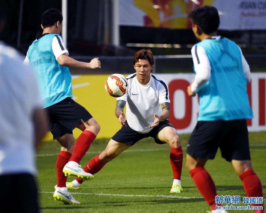 （亚洲杯）（2）足球——中国队备战小组赛