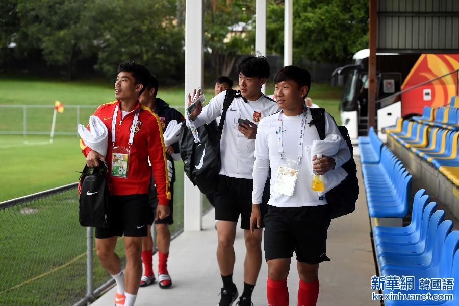 （亚洲杯）（11）足球——中国队备战小组赛