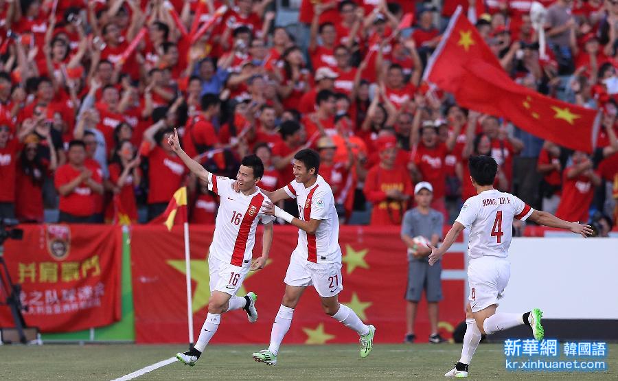 （亚洲杯）（1）足球——小组赛：中国队对阵朝鲜队