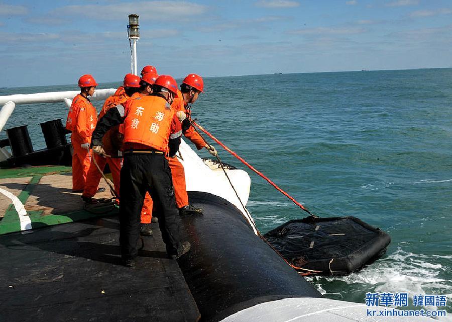 （图文互动）（1）一渔船东海沉没10人失踪　中韩全力搜救