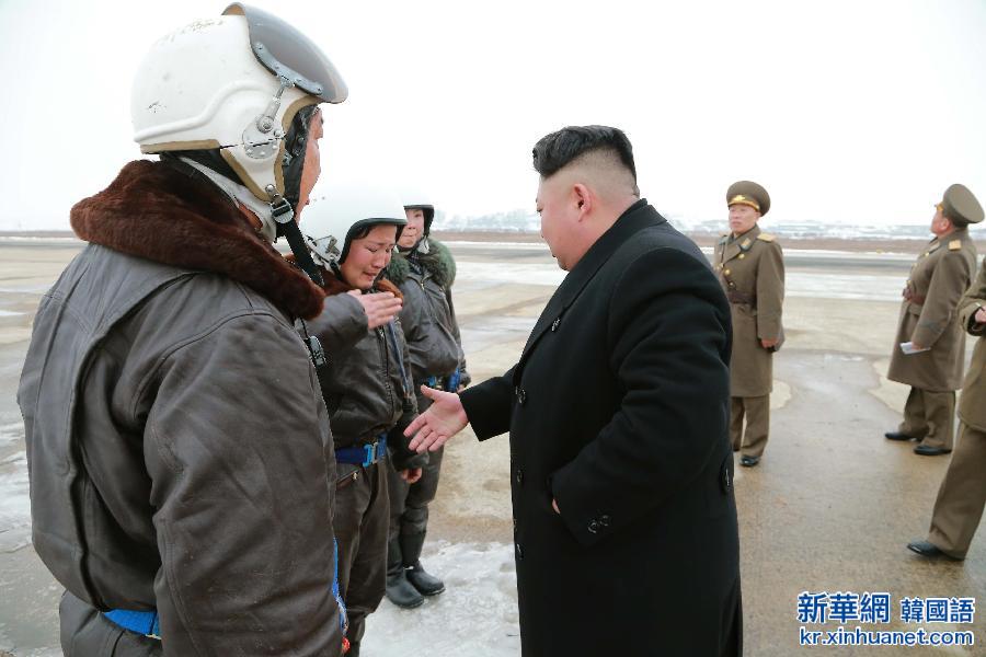 （锐视角）（4）金正恩指导航空与防空军飞行战斗训练