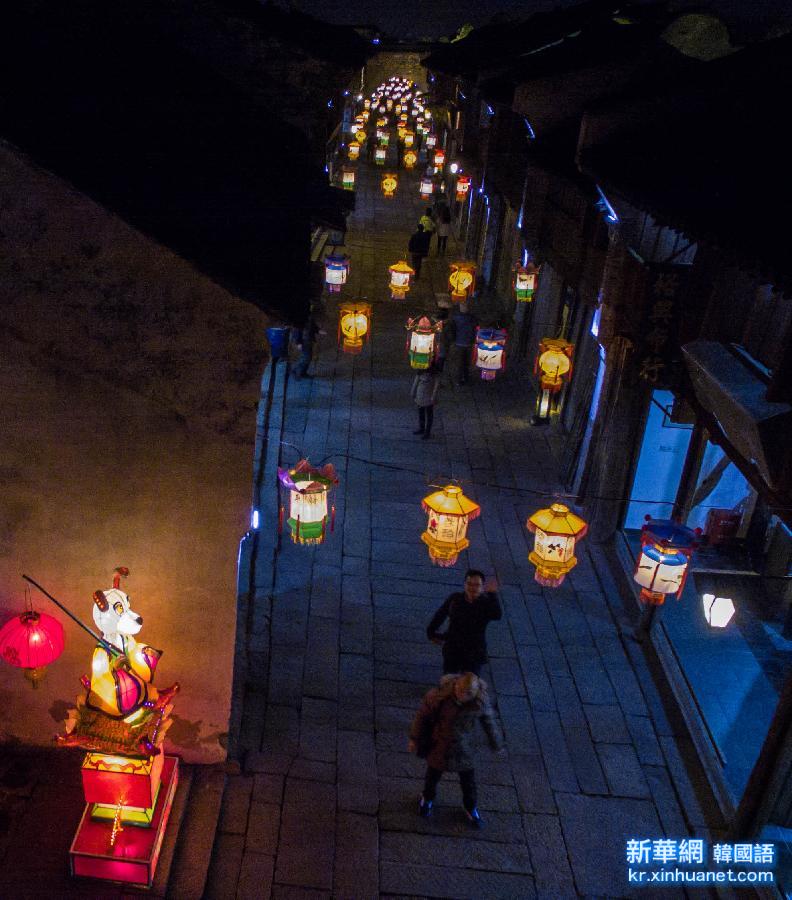 （文化）（5）千年古镇“水灯会” 传统花灯迎新春