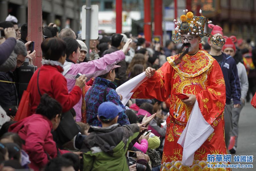 （国际·海外过春节）（1）温哥华举行春节狂欢游行