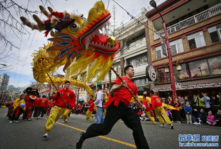 （国际·海外过春节）（2）温哥华举行春节狂欢游行