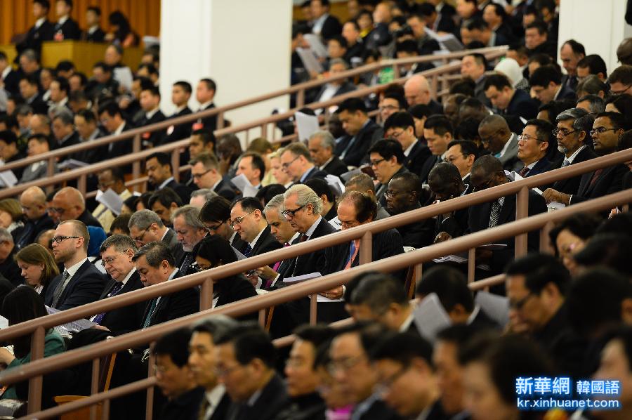 （两会·人大开幕）（21）十二届全国人大三次会议在京开幕