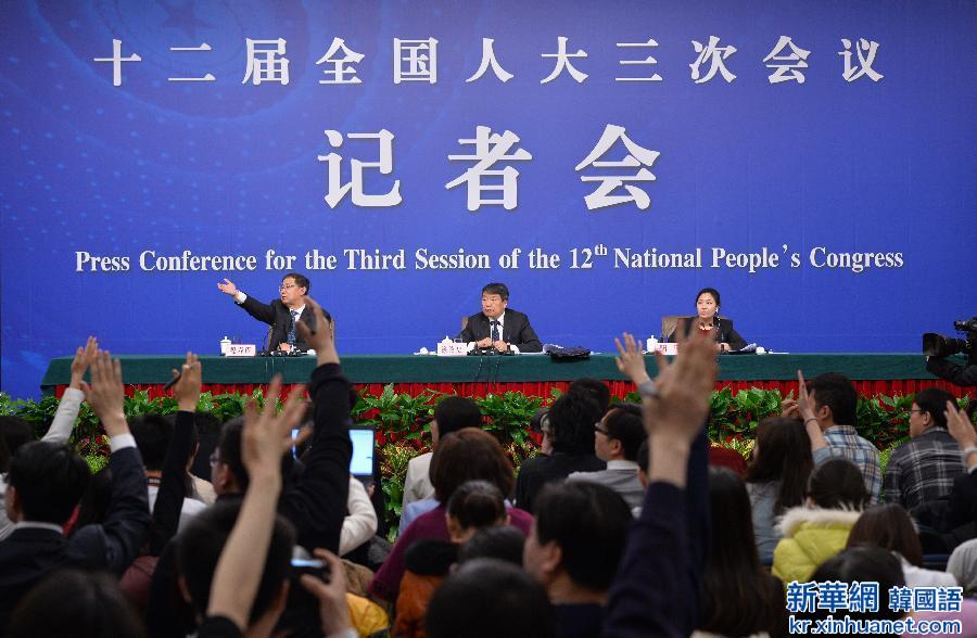 （两会）（5）国家发改委主任徐绍史就“经济社会发展与宏观调控”答记者问