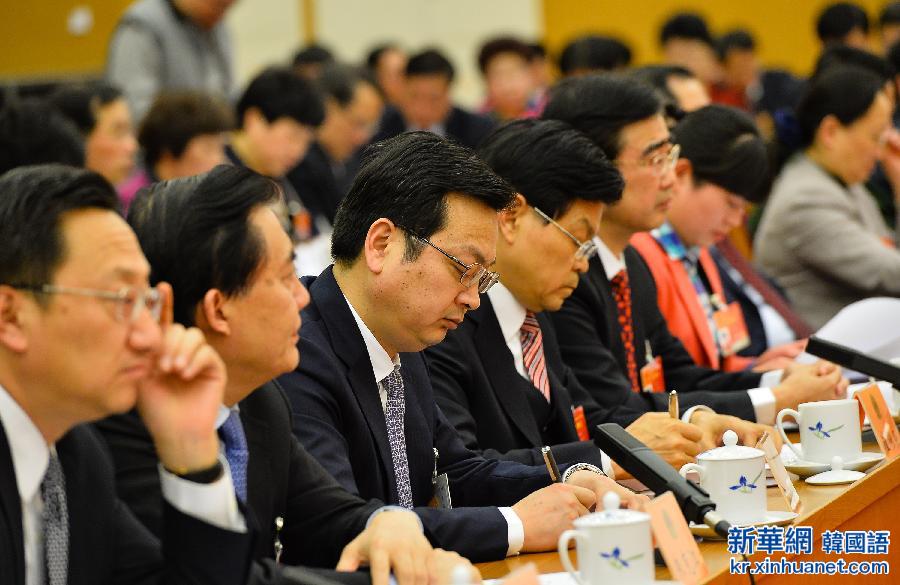 （两会）（2）江苏代表团举行全体会议