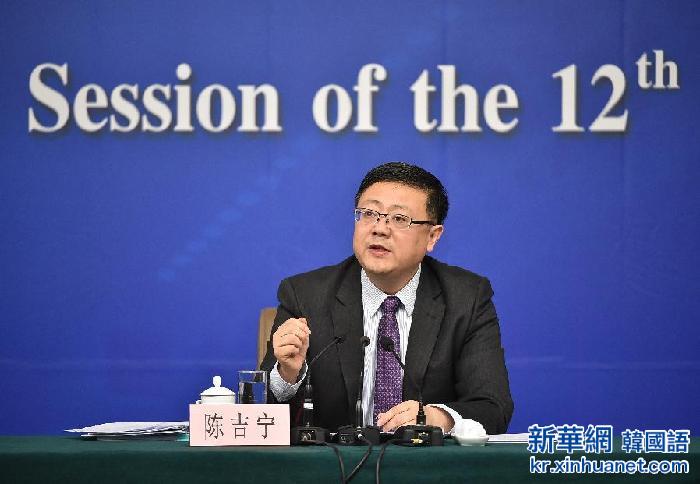 （两会）（7）环保部长陈吉宁答记者问