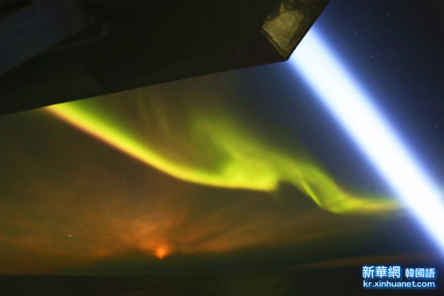 （第31次南极科考）（1）“雪龙”号上看极光