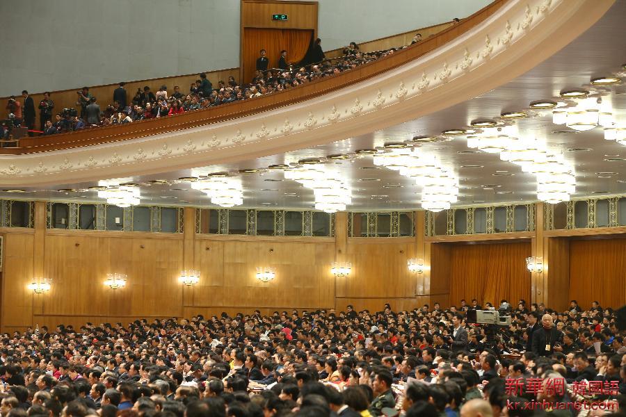 （两会·人大闭幕）（13）十二届全国人大三次会议在北京闭幕