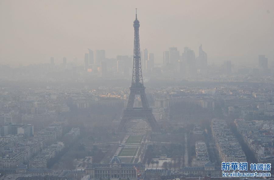 （国际）（4）巴黎应对空气污染 车辆临时单双号限行