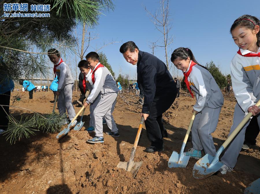 （时政）（1）党和国家领导人参加首都义务植树活动