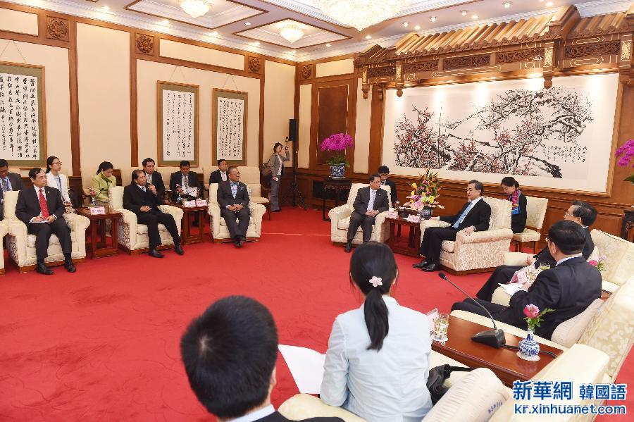 （XHDW）王毅会见澜沧江－湄公河对话合作外交高官会代表