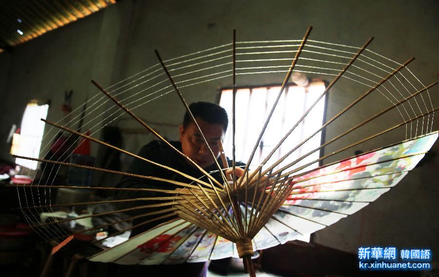 #（文化）（2）探访四川泸州“非遗”油纸伞