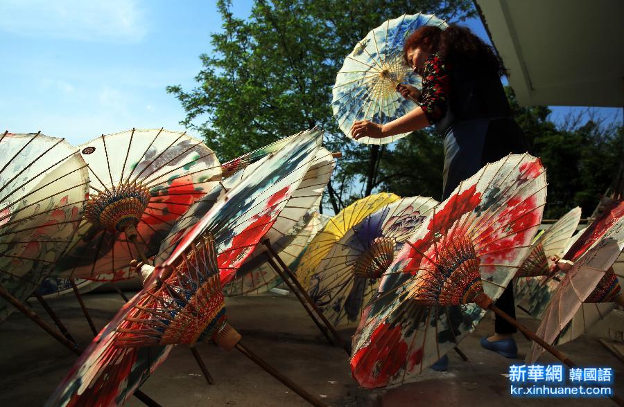#（文化）（8）探访四川泸州“非遗”油纸伞