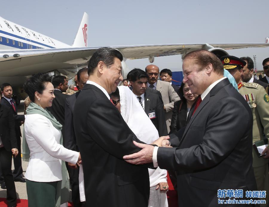 （XHDW）（4）习近平抵达伊斯兰堡开始对巴基斯坦进行国事访问