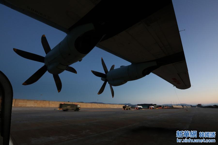 （军事）（1）成都军区空军在陌生空域展开多机种实战对抗演练