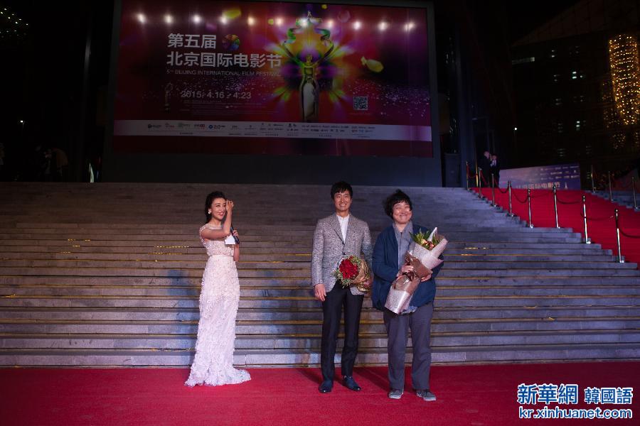（北京国际电影节·晚报）（2）天坛奖入围电影《举报者》首映活动在京举行