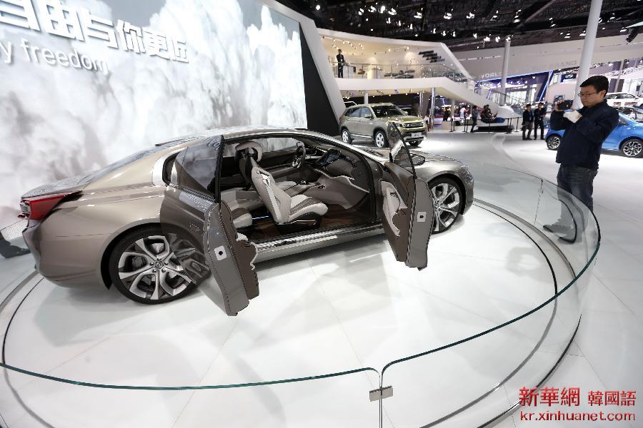 （经济）（2）上海车展上的新奇概念车