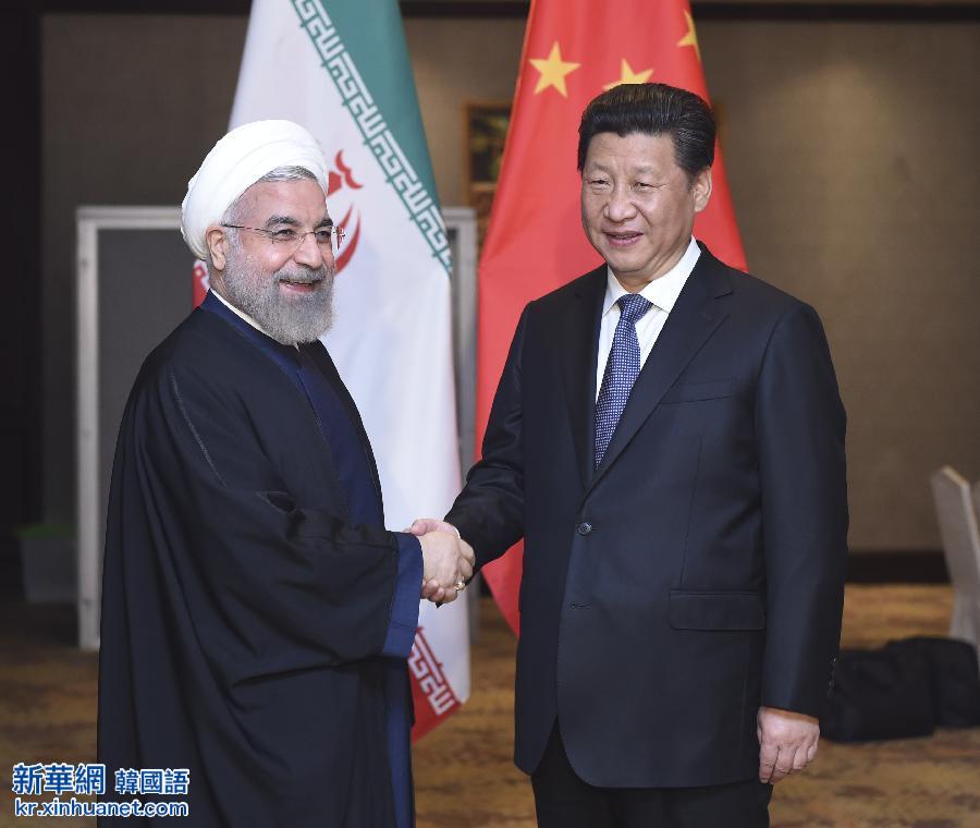 （时政）习近平会见伊朗总统鲁哈尼