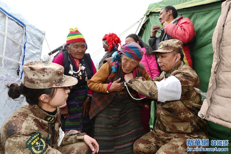 （西藏抗震救灾）（3）西藏军区部队全面深入展开抗震救灾活动