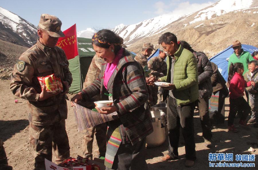 请以此署名为准！（西藏抗震救灾）（5）西藏军区部队全面深入展开抗震救灾活动