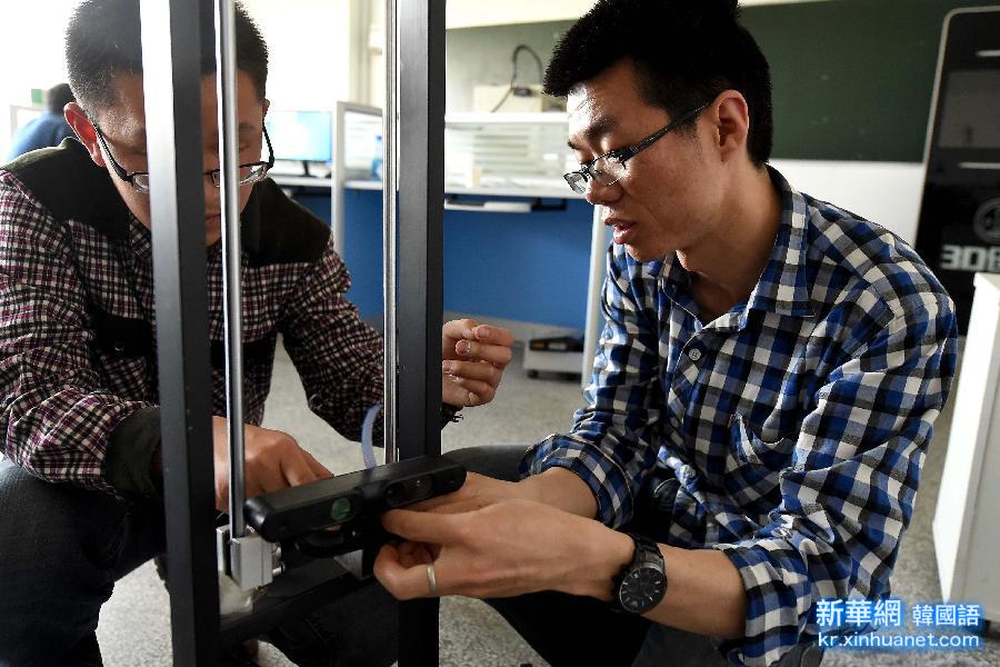 （图片故事）（4）河南青年冯浩的3D打印创业梦