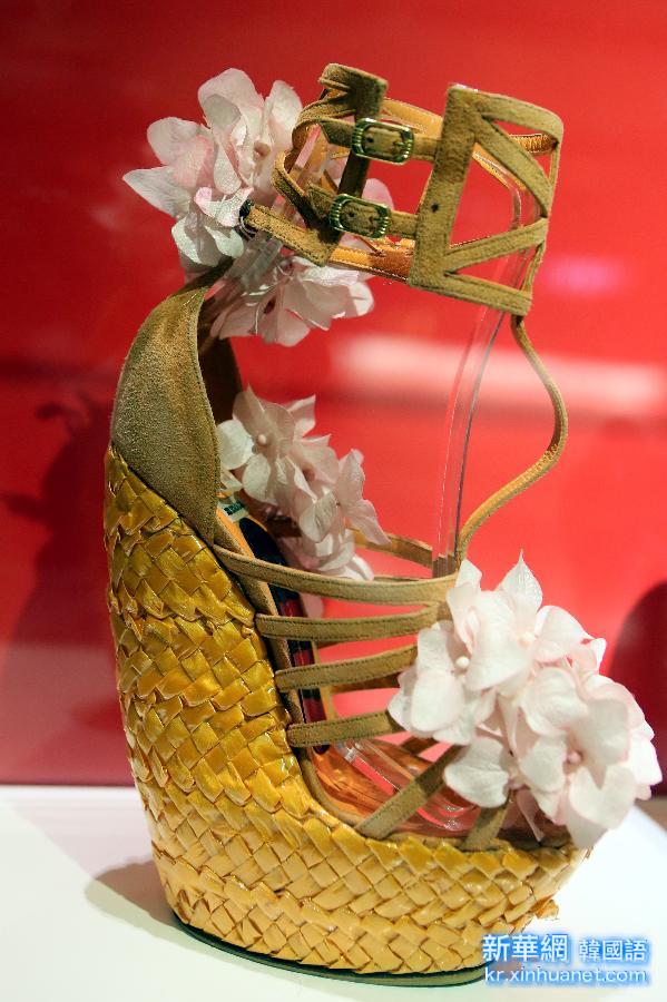 （XHDW）（1）“法式鞋艺风靡500年”展登陆香港