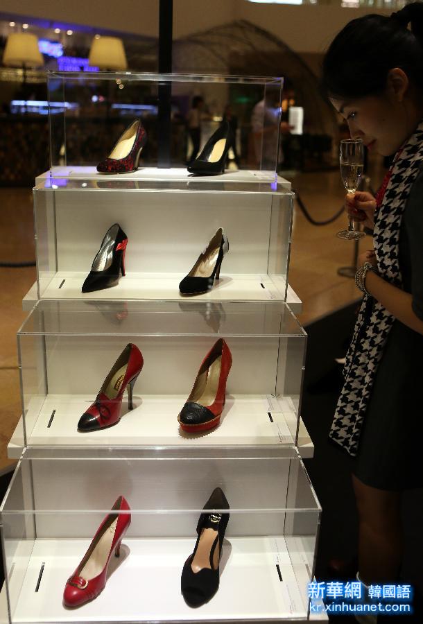 （锐视角）（3）“法式鞋艺风靡500年”展登陆香港
