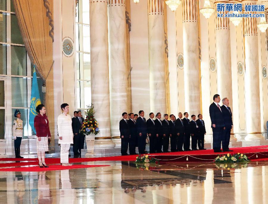 （XHDW）（2）习近平出席哈萨克斯坦总统纳扎尔巴耶夫举行的欢迎仪式
