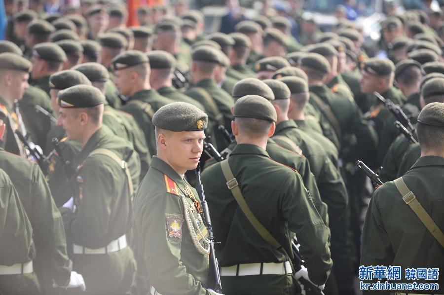 （XHDW）（1）俄罗斯纪念卫国战争胜利70周年阅兵式即将开始
