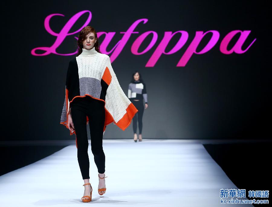 （晚报）（2）杭州上演Lafoppa羊绒服装秀