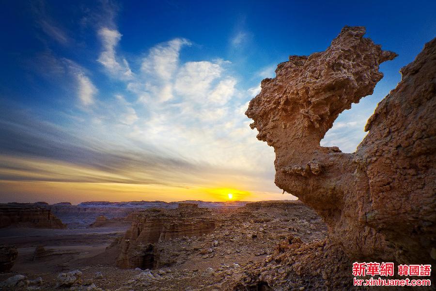 #（美丽中国）（1）新疆哈密神奇的雅丹地貌