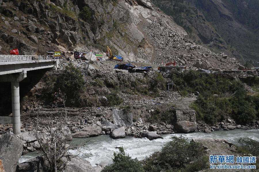 （西藏抗震救灾）（1）尼泊尔发生强烈余震　西藏边境受灾地区震感强烈