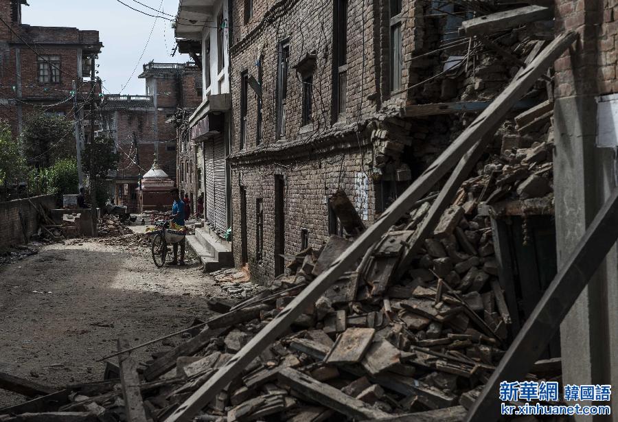 （国际）（4）尼泊尔最新强震已致死117人
