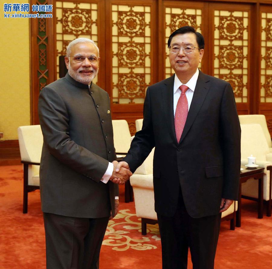 （时政）张德江会见印度总理莫迪