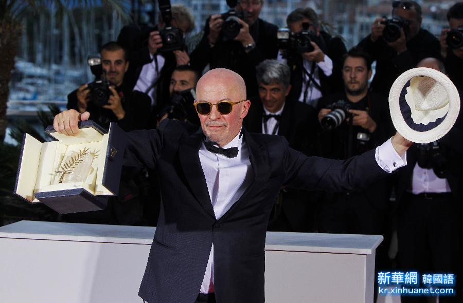 （国际）（3）法国导演雅克·欧迪亚作品《流浪的迪潘》夺得金棕榈奖
