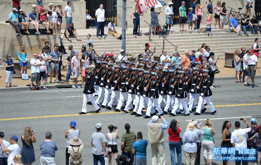 （国际）（3）华盛顿举行阵亡将士纪念日游行