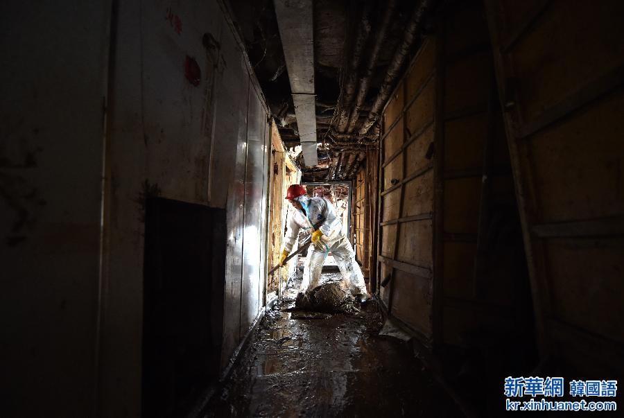 （长江客船翻沉事件）（3）“东方之星”已清理遗物1500余件、杂物200余吨