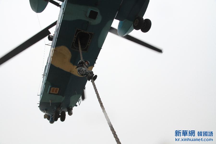 （图文互动）（4）中国空降兵赴白俄罗斯参加“神鹰－2015”联合反恐训练