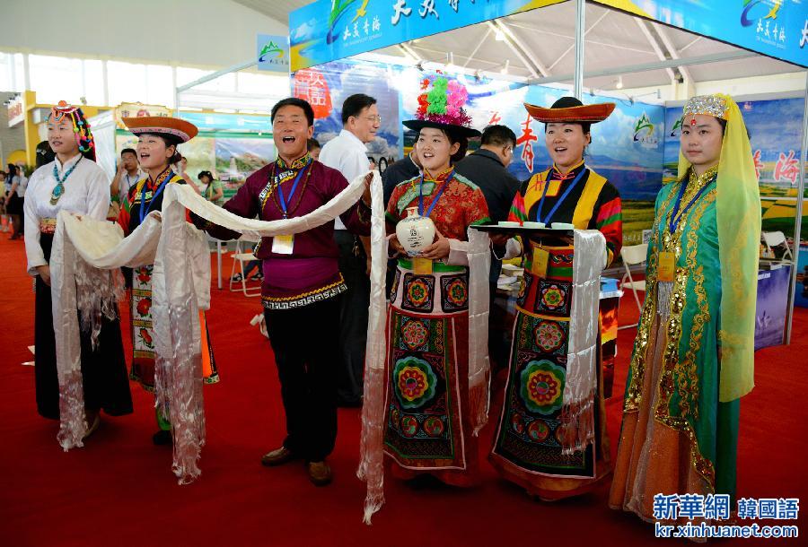 （晚报）（1）第五届敦煌行·丝绸之路国际旅游节开幕 