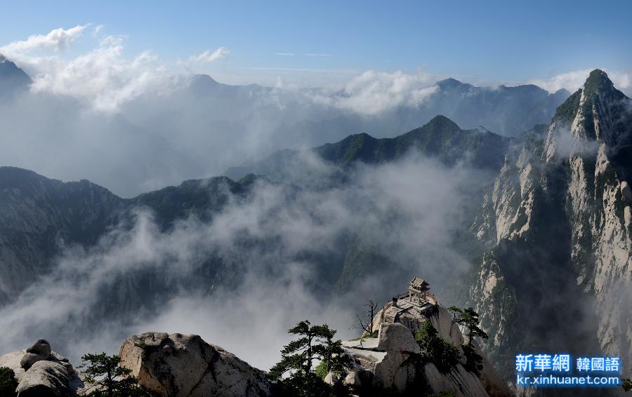（美丽中国）（1）西岳华山：飘渺烟波隐险峰
