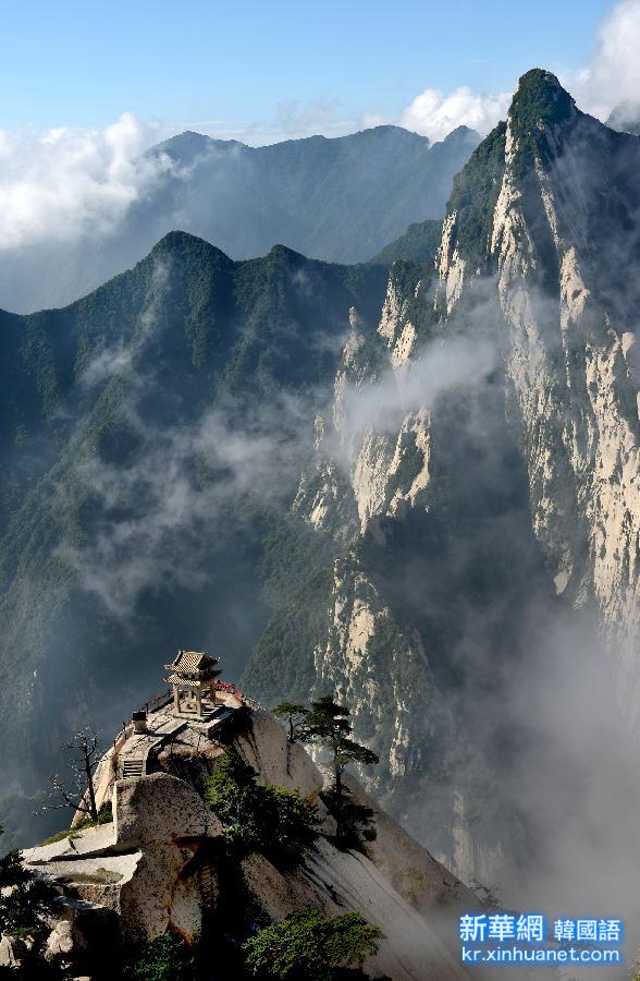 （美丽中国）（3）西岳华山：飘渺烟波隐险峰