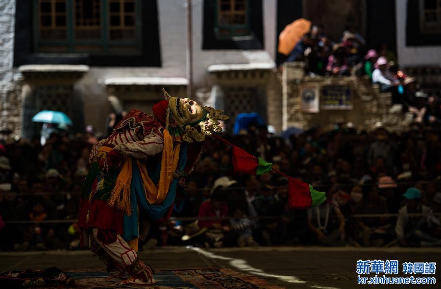 （XHDW）（1）桑耶寺迎来经藏节 展千年“神舞”