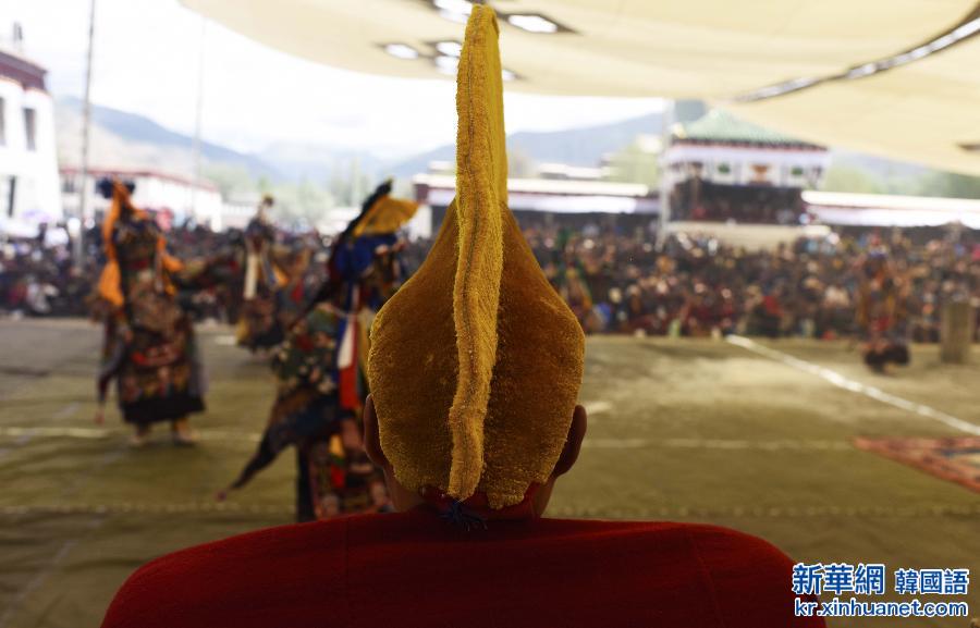 （XHDW）（2）桑耶寺迎来经藏节 展千年“神舞”