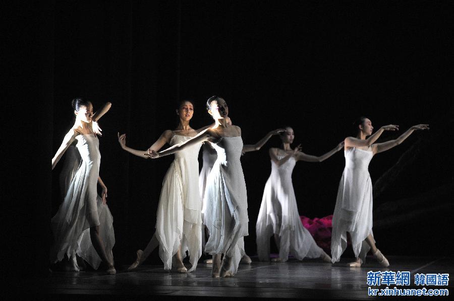 （国际）（3）中国芭蕾舞剧《牡丹亭》在美国首演