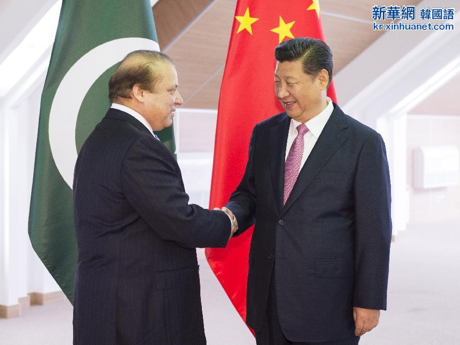 （XHDW）（1）习近平会见巴基斯坦总理谢里夫