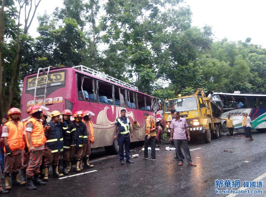 （国际）（2）孟加拉国交通事故造成16人死亡
